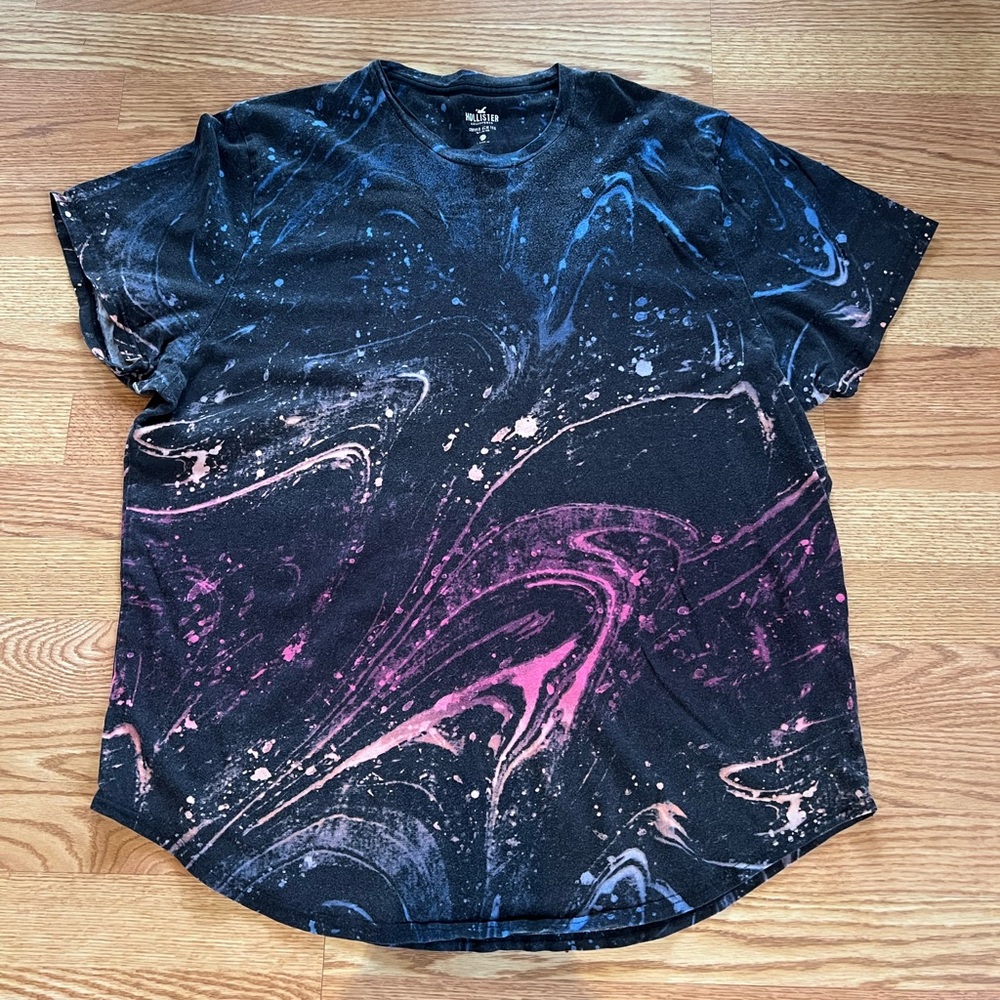 Hollister Men’s Paint Swirled design TShirt size XXL
